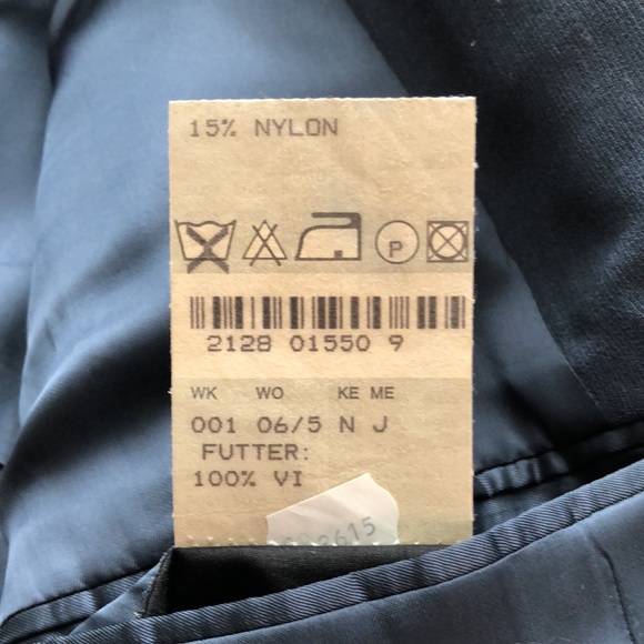 Hugo Boss blue men’s suit, jacket size 40 L and pants 31 x 36, made in Germany. - Picture 11 of 13